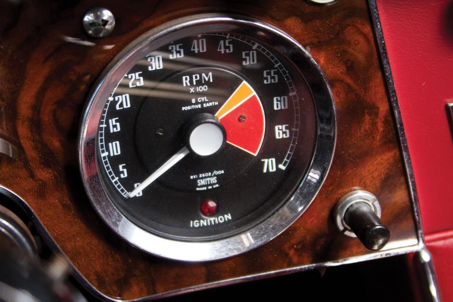 Панель приборов Austin-Healey 3000 (Mk III) 1967 года  (фото 17 из 55)